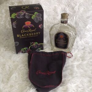 CROWN ROYAL BLACKBERRY
BAG- Empty BOTTLE-BOX
LIMITED EDITION